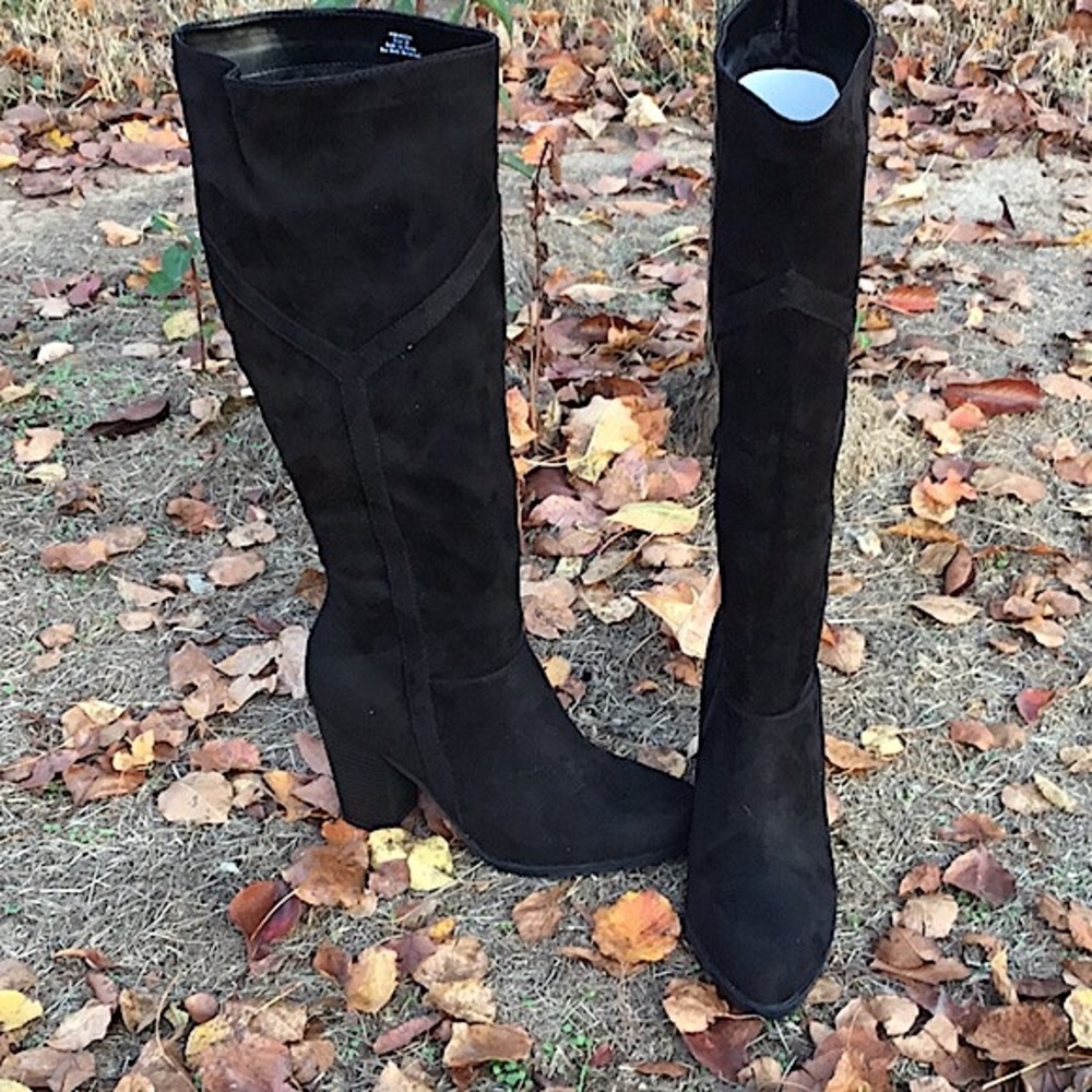 Journee Collection Black Knee High Suede Heeled Boots